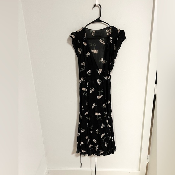 Reformation Carina Wrap Dress ***Rare *** - Picture 5 of 13